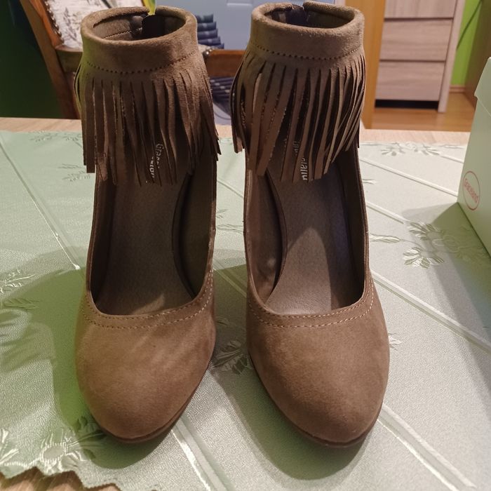 Nowe buciki 37 r