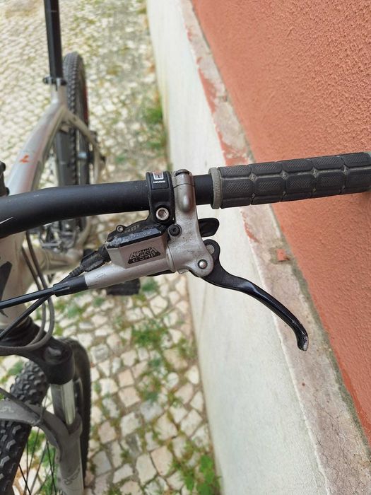 Bicicleta BTT Specialized Hardrock pro bom estado