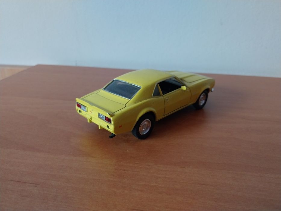 Metalowy model "Chevrolet Camaro I"