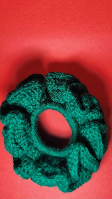 Scrunchie szydełkowa gumka do włosów