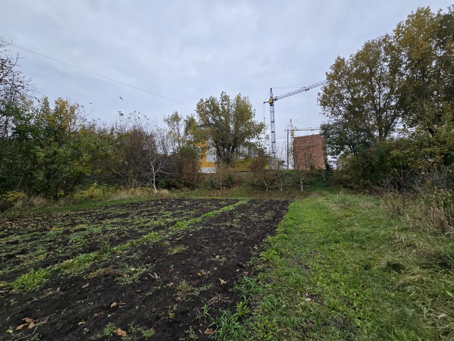 Фасадна ділянка в районі Першого Автовокзалу.