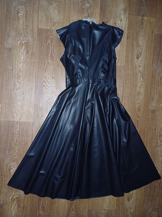 Обалденное кожаное платье zara eur M mex 28