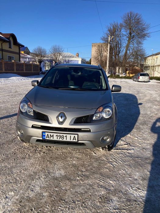 автомобіль Reno Koleys