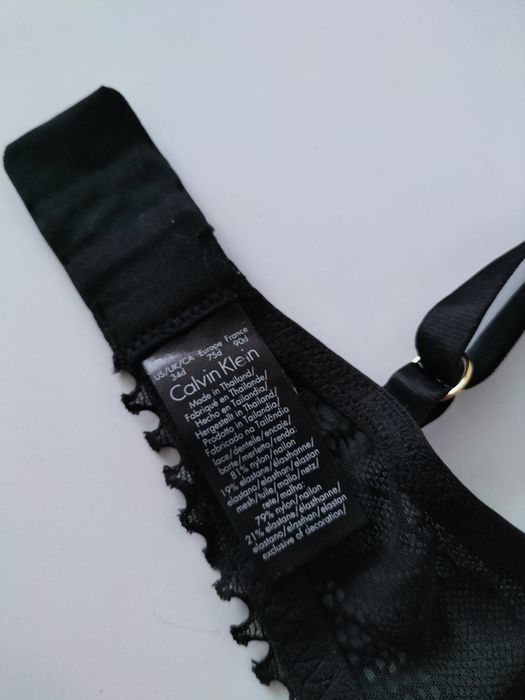 Бюстгальтер Calvin Klein размер 75d