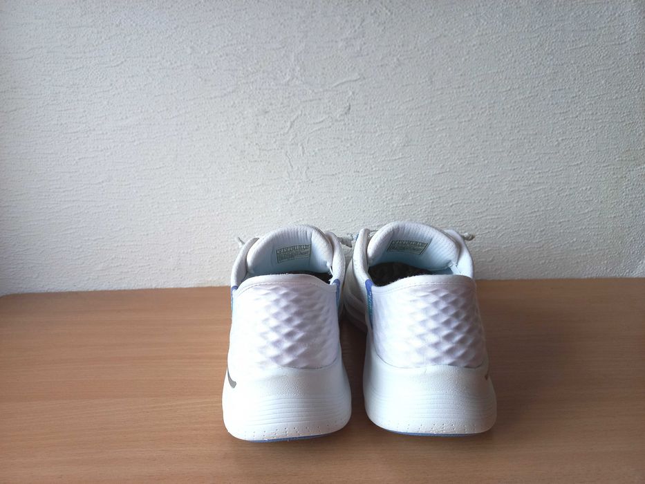 Чудові кросівки Skechers 38-38,5 р.