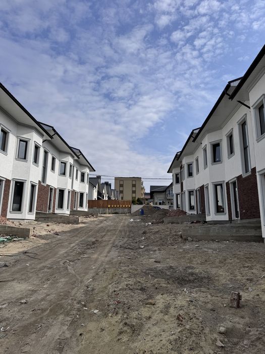 Продаж Таунхаус біля Кварцу
