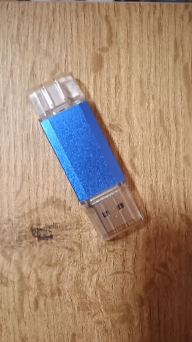 Pendrive 98 GB z wejściem usb-c