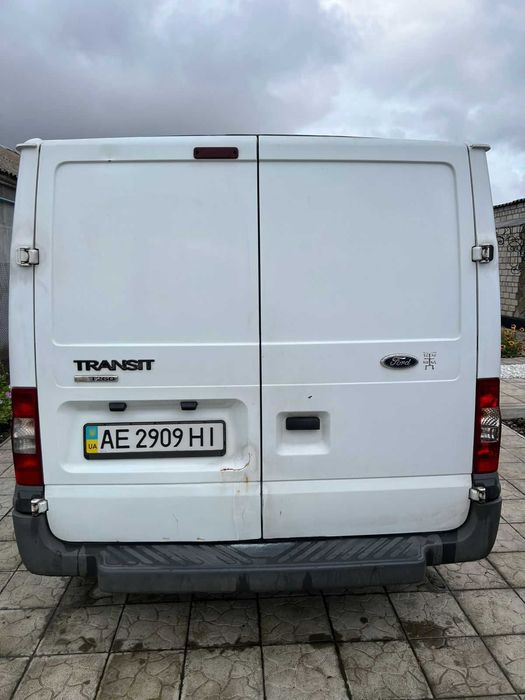 Форд Транзіт 2010 року
