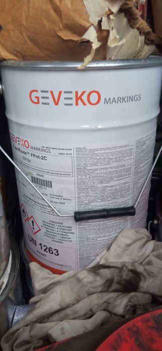 Farba drogowa posadzek ścian płotów budynków inwentarskich chlewni