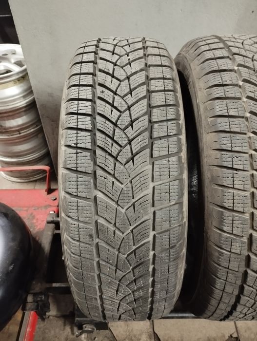 Opony Zimowe Goodyear UltraGip 215/65/R17 215/65/17 2szt Montaż
