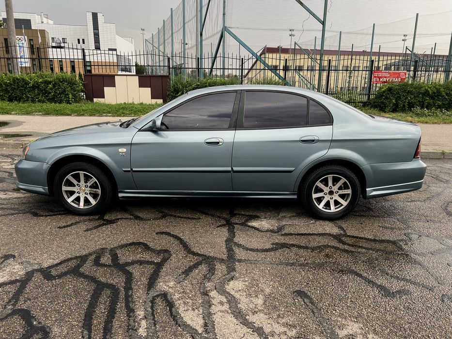 Chevrolet Evanda 2.0 2005 рік  кондиціонер працює