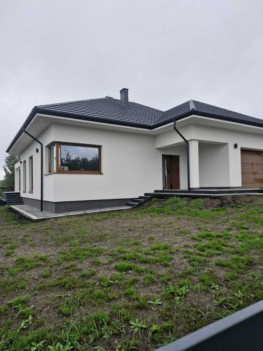Nowy dom wolnostojący z garażem