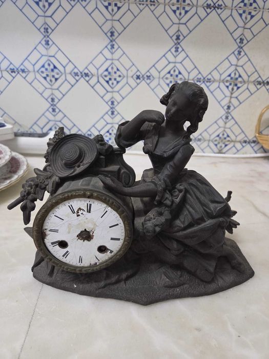 Relógio manual com imagem em metal