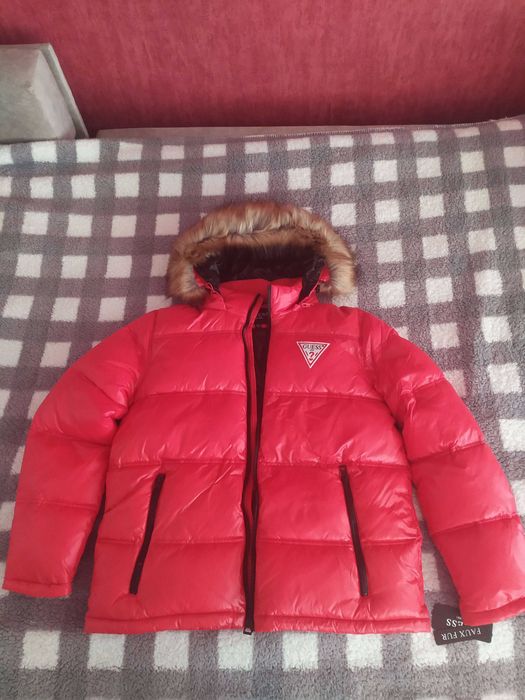 Kurtka Guess Faux Fur czerwona