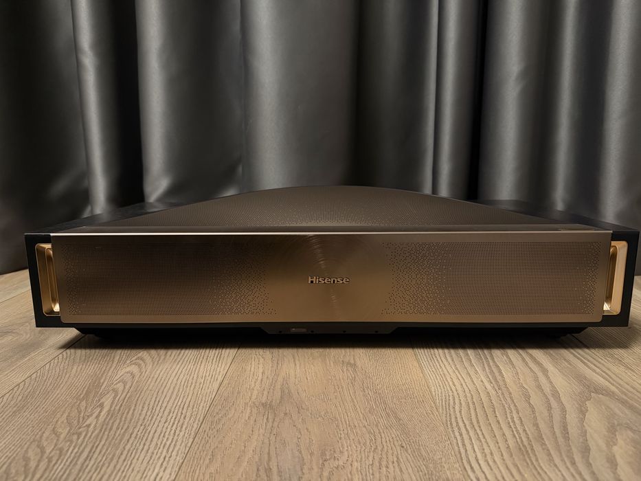 Лазерний проектор Hisense L9Q  флагман