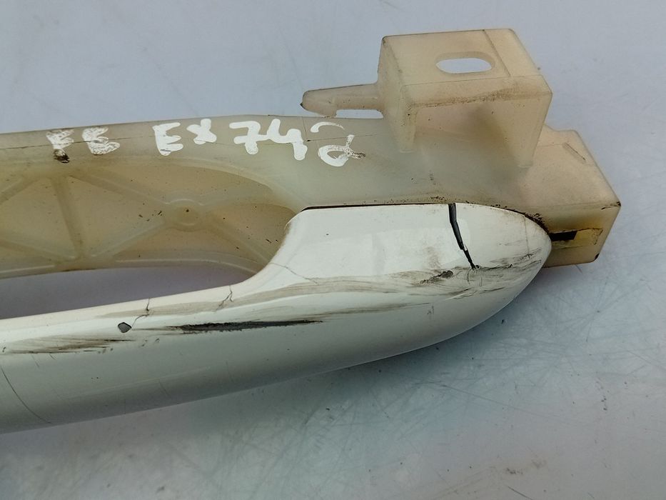 Puxador porta frente esquerda KIA Rio III (UB)