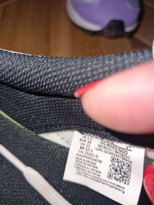 Продам женские оригинал кросовки nike