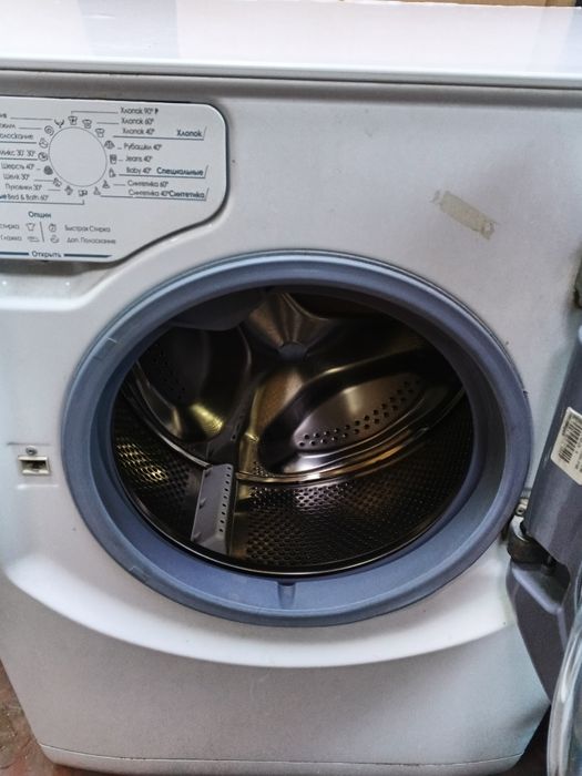 Стиральная машина Ariston