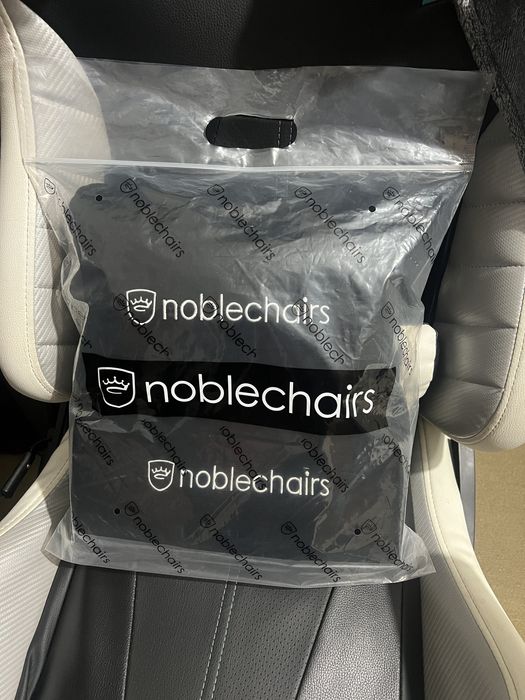 Almofadas noble chairs novas