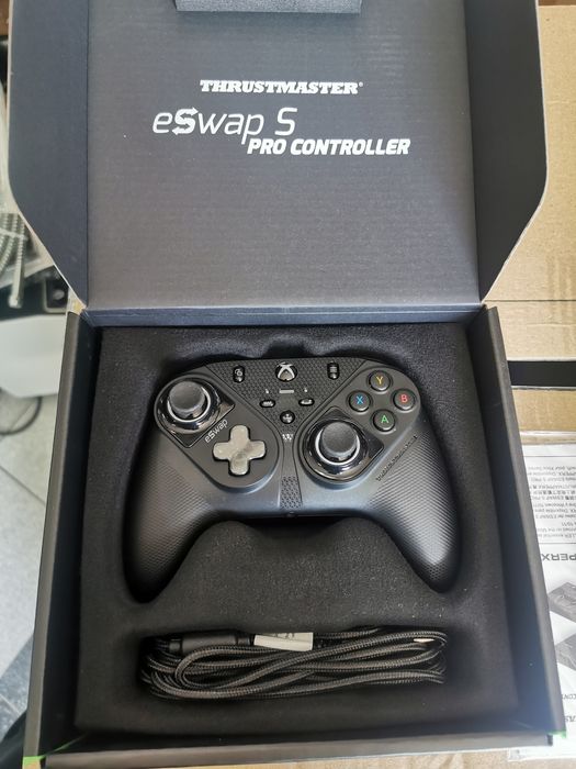 kontroler Thrustmaster eSwap S Pro Controller.