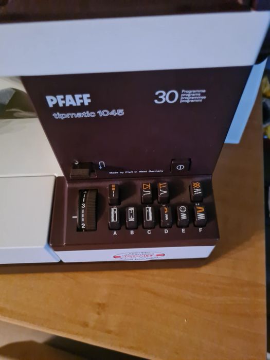 Niemiecka Metalowa Maszyna do szycia Pfaff Gwarancja Akcesoria