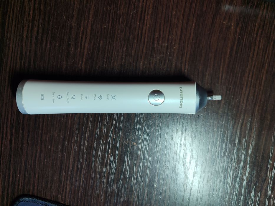 Электрическая зубная щётка GRUNDIG