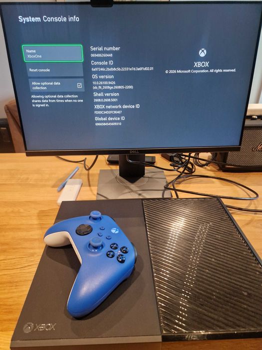 Xbox One 500 GB + Kinect + 3 pady + 2 gry – sprawny zestaw