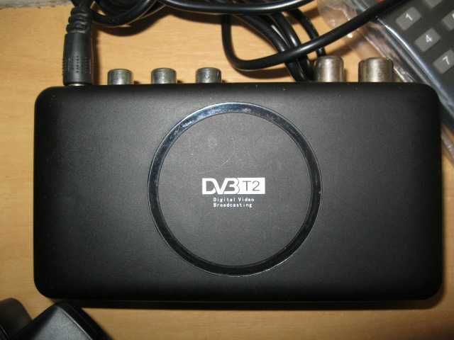 т2 тюнер(приемник)GOLDSTAR,UCLAN HD INTERNET,STAR-Q,хор. сост,комплект