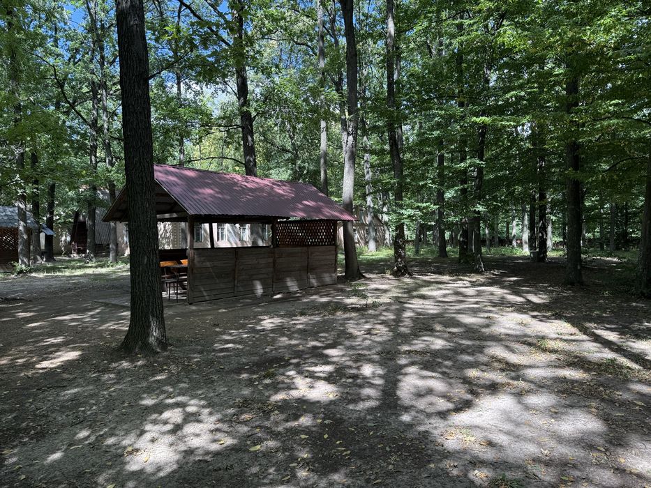 Продаж земельної ділянки 5.7 Га з базою відпочинку Умань