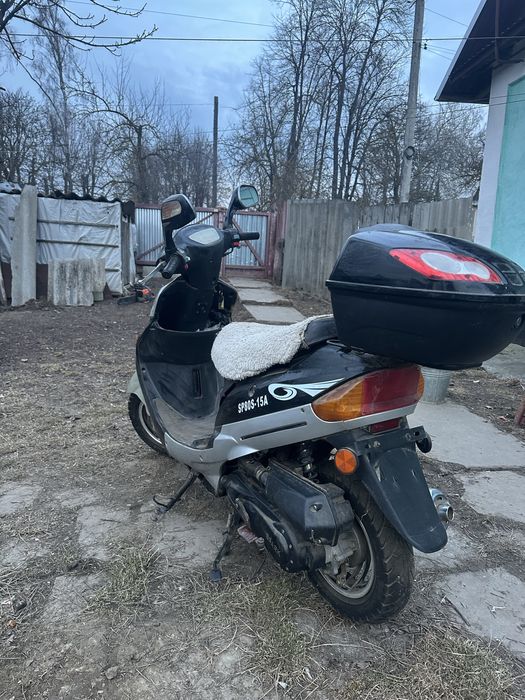 Скутер спарк 80кубів