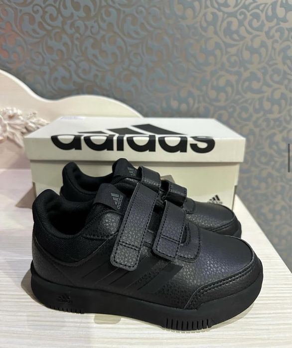 Adidas демі кросівки оозиіои від 30 до 35,5