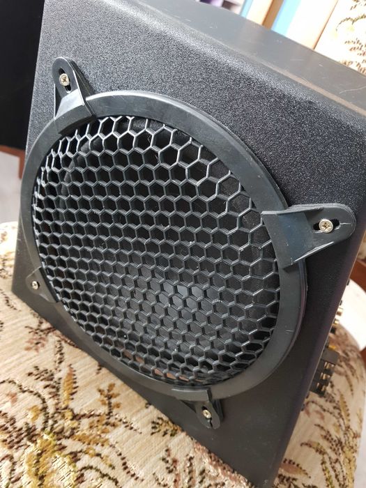 Subwoofer aktywny AXTON AXB20A