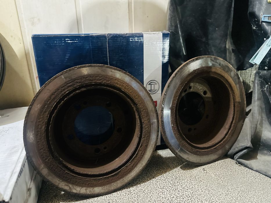 Тормозные диски Mitsubishi Outlander 1-го поколения