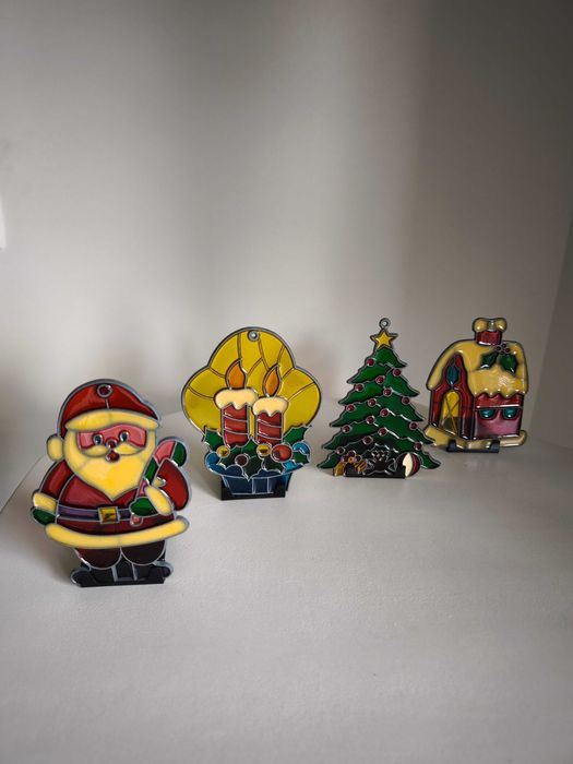 Conjunto de quatro vitrais em acrílico para decoração de Natal