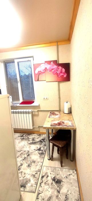 Центр! 2 окремі кімнати кондиціонер!Біля озера!