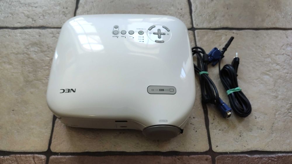 NEC vt47 Projector