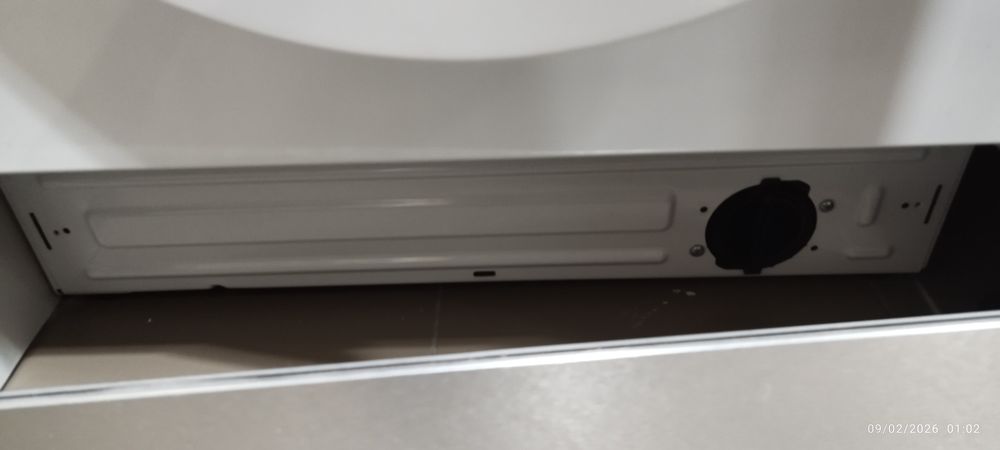 Máquina de lavar e secar roupa de encastre Ariston Hotpoint