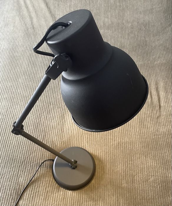 Candeeiro mesa Hektar Ikea com carregamento USB