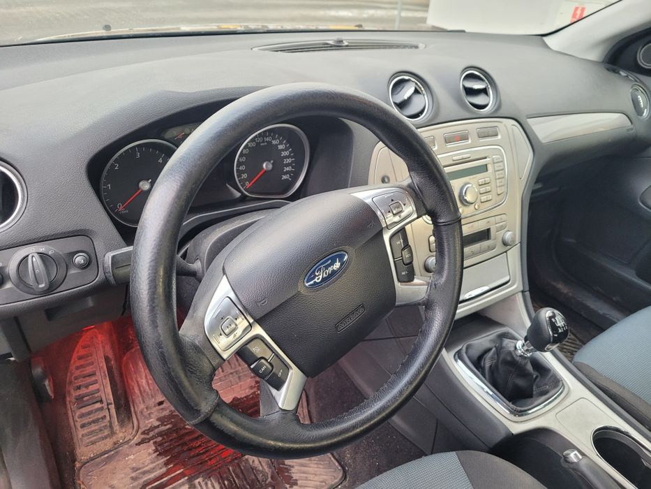 Ford Mondeo Mk4 2008r hatchback, Salon Polska