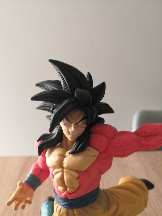 Goku SSJ4 (Dragon Ball)