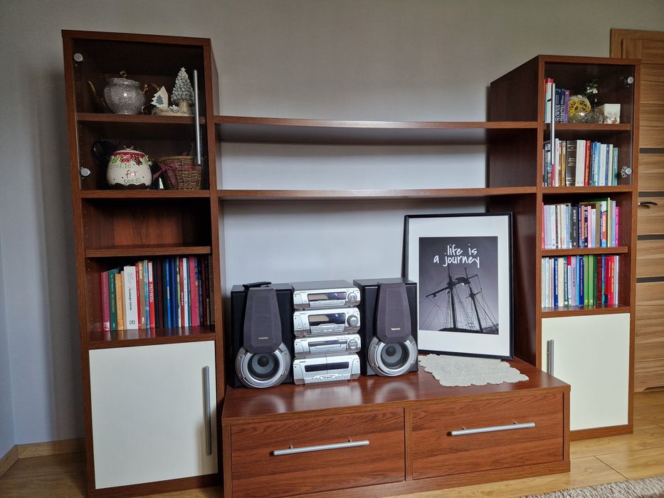 Segment IKEA, z szafkq pod TV,stan bdb