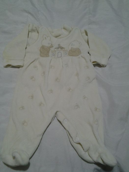 Vendo roupa de bebe 0-3 meses