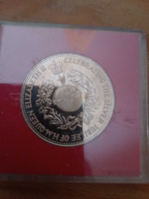 Medalha comemorativa rainha Elizabeth II