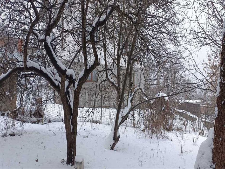 Земельна ділянка з комунікаціями в центрі