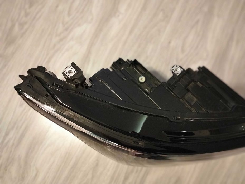 Reflektor , lampa prawa Golf 8 Full Led, IQ Led Nowa