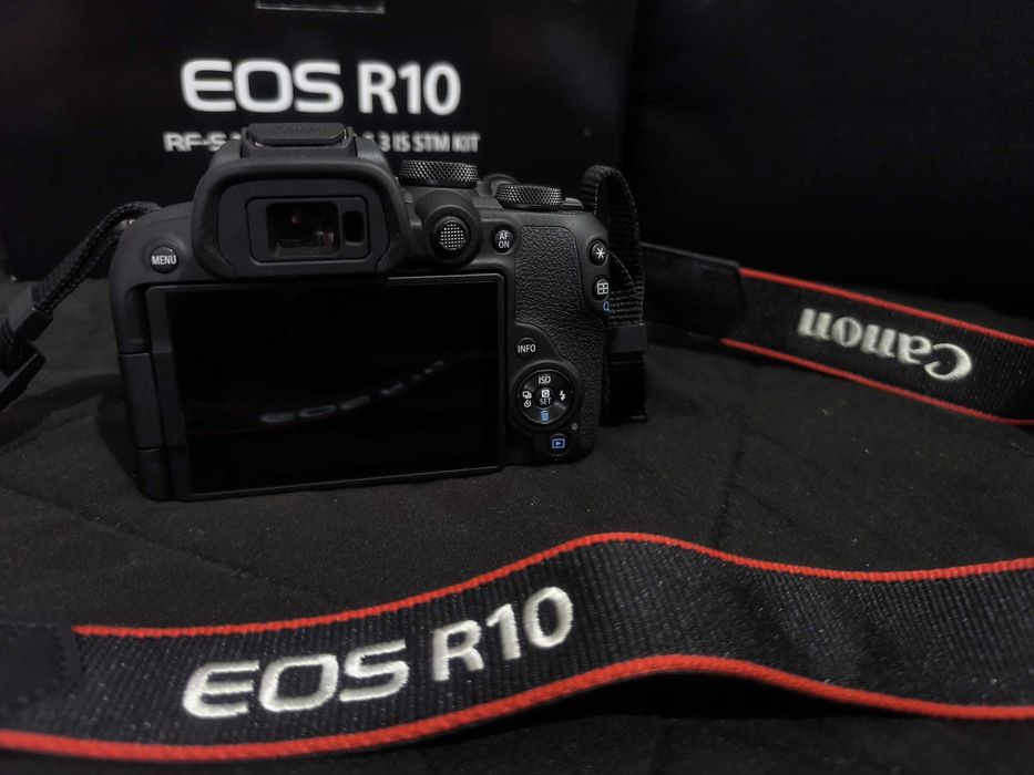 Canon R10 objetiva 18-45mm