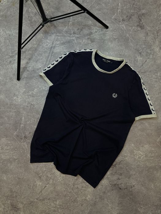 Коттоновая футболка на лампасах Fred Perry
