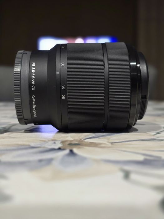 Sony FE 28-70mm f/3.5-5.6 OSS (Impecável / Com Parassol)