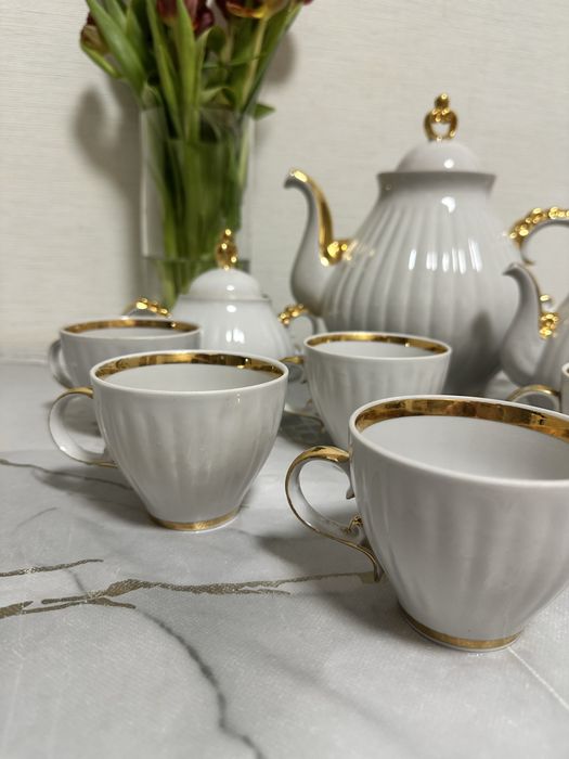 Великий Вінтажний фарфоровий чайний сервіз з позолотою