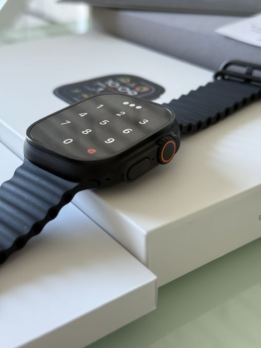 Apple Watch Ultra 2 49 mm Black Titanium Case